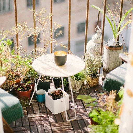Kübel, Topf und Blumenkasten für den Balkon